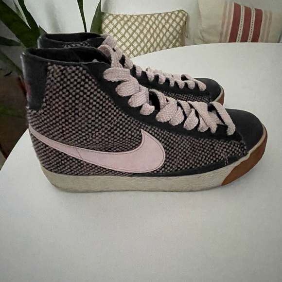 WMNS Nike Blazer Size 7 - Picture 8 of 13